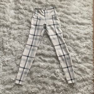 XS Alo Yoga airbrush leggings plaid